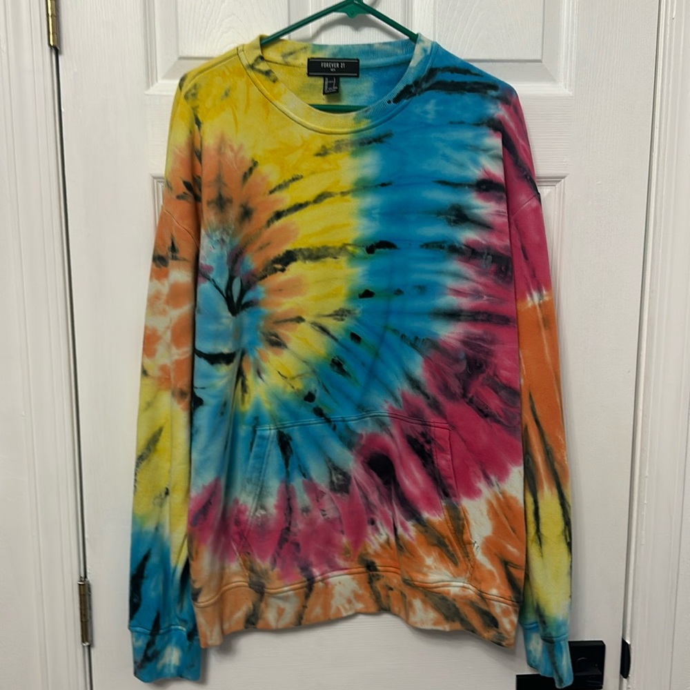 Tie dye crew neck sweater sweatshirt worn once